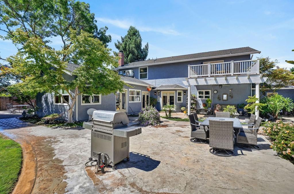 310 S Bern Avenue