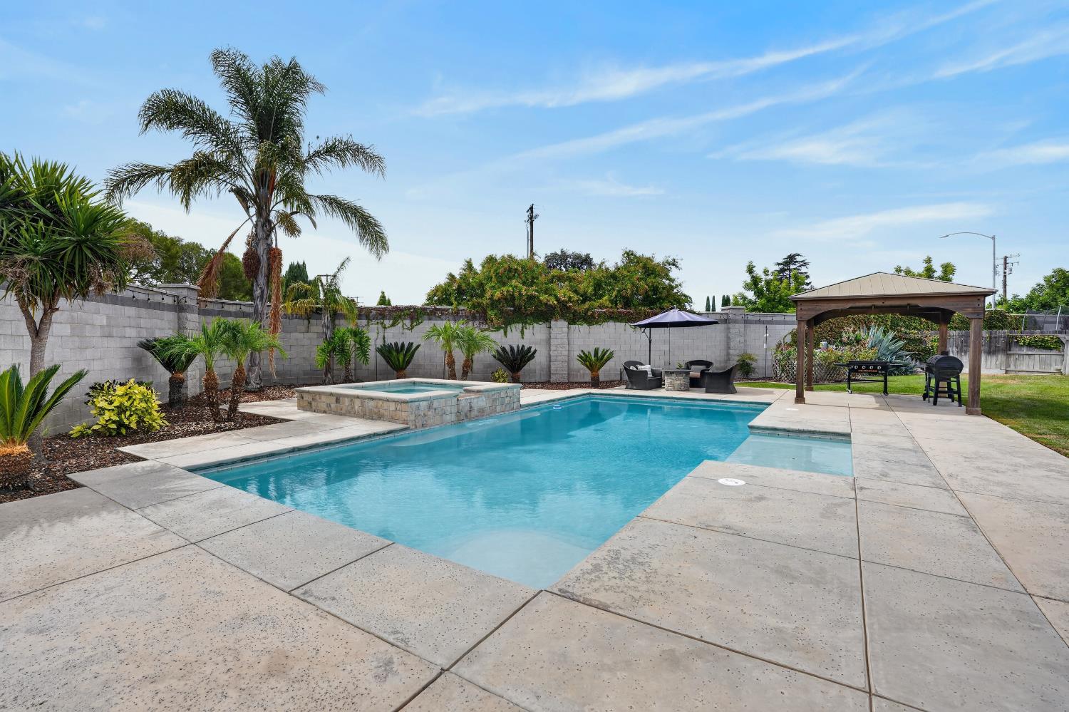 1132 Dorothy Lane