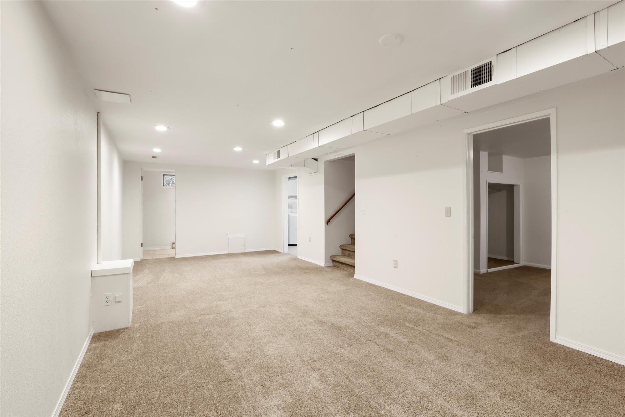 2136 W CLEVELAND Ave