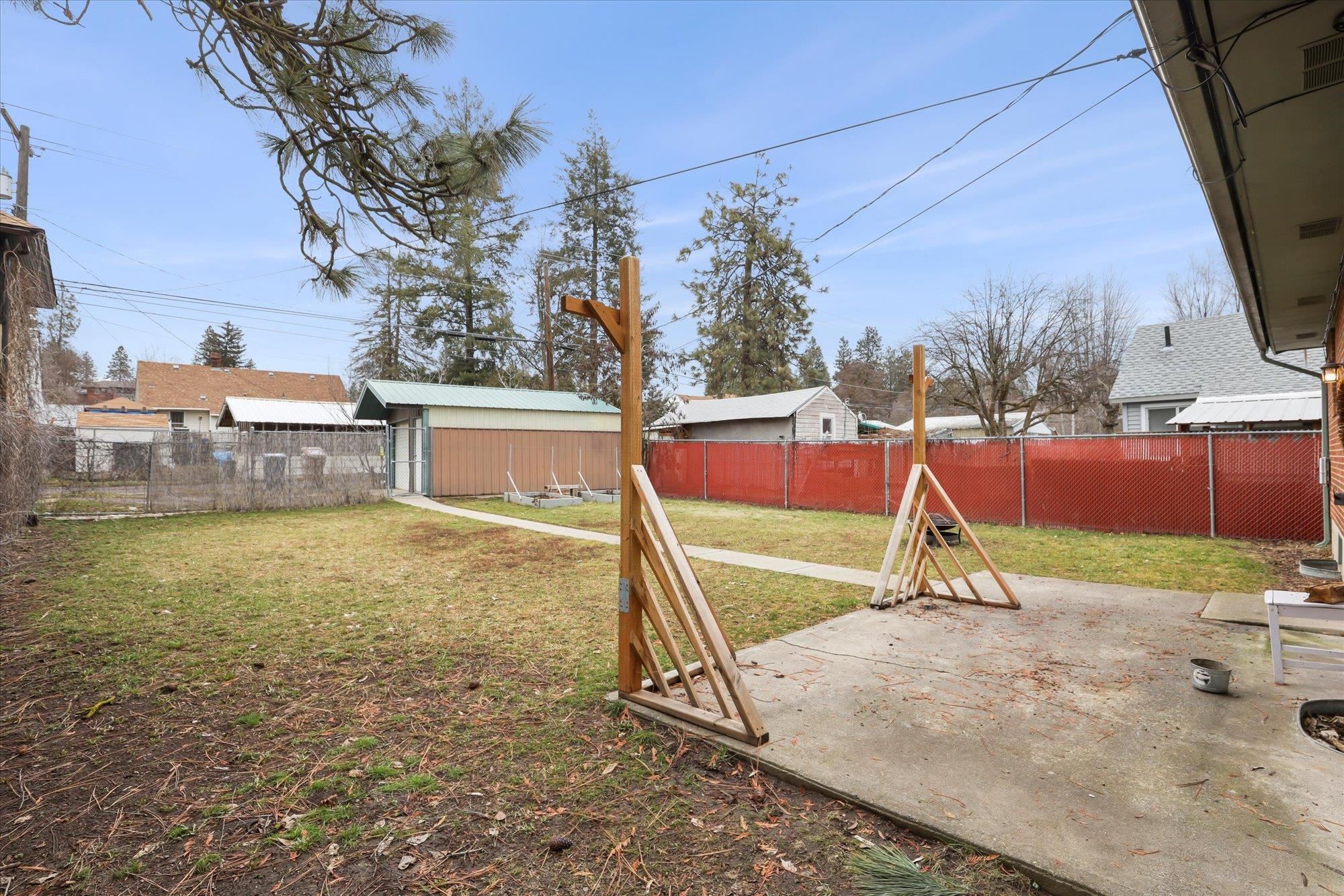 2136 W CLEVELAND Ave