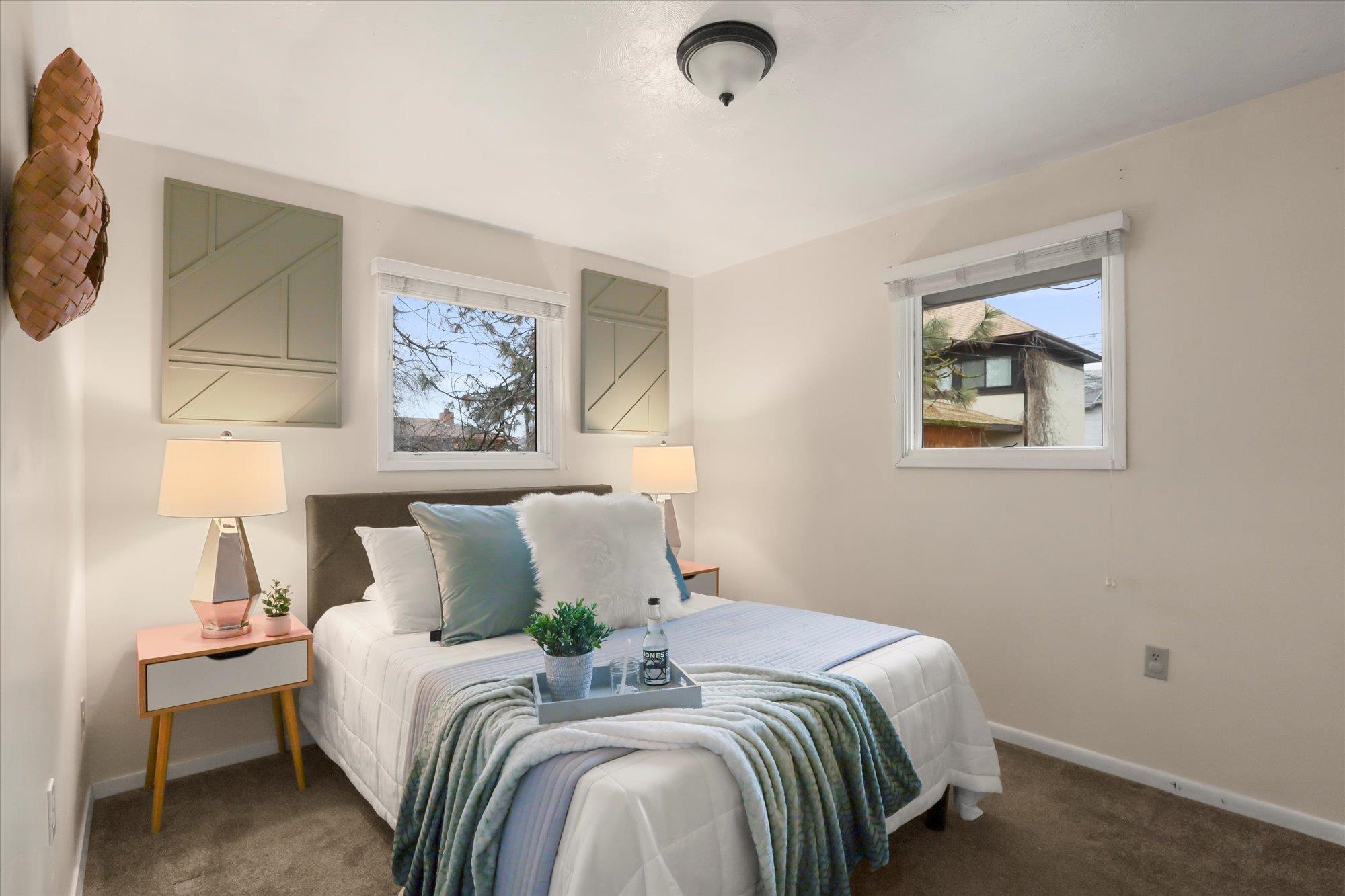 2136 W CLEVELAND Ave