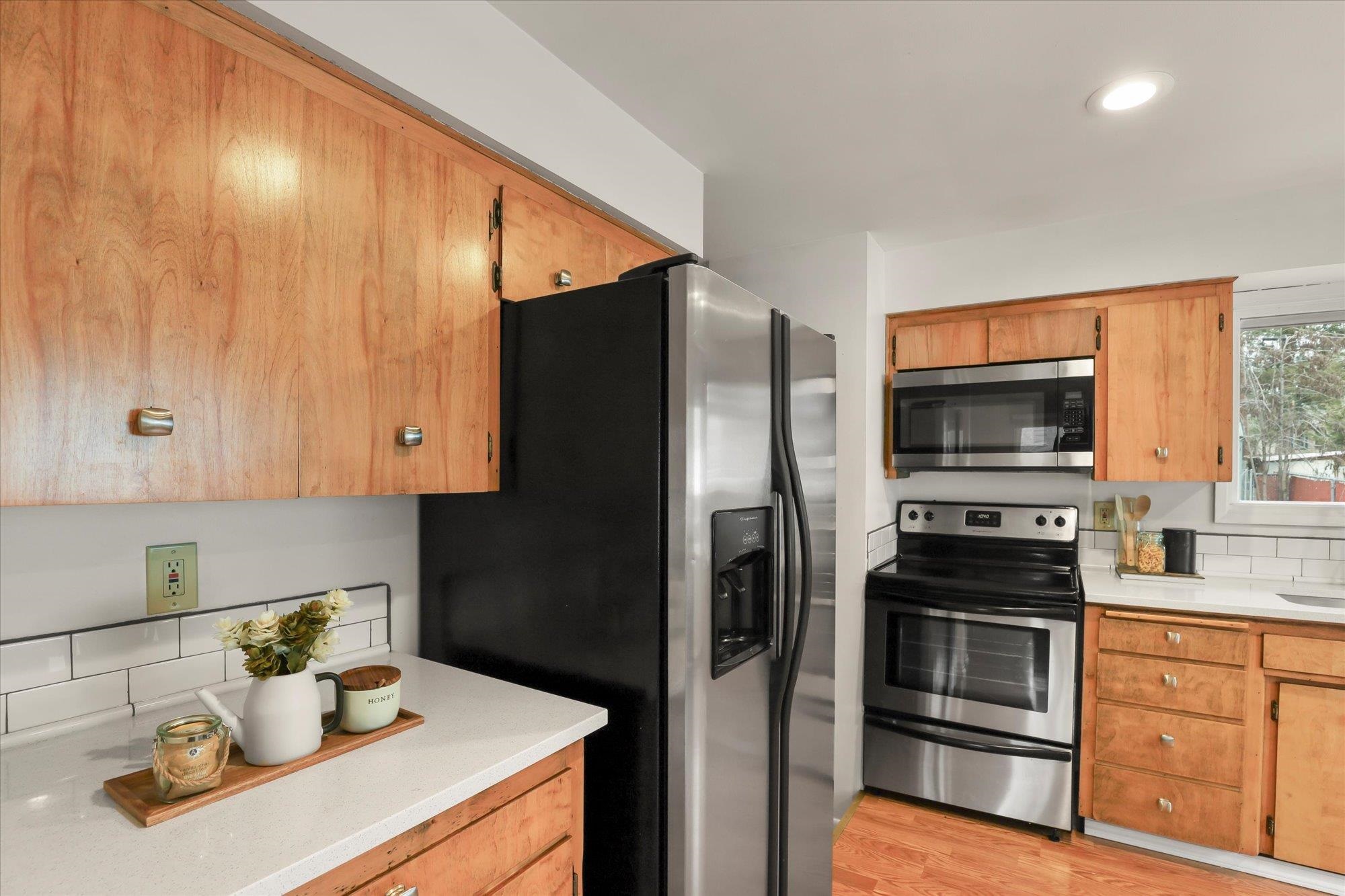 2136 W CLEVELAND Ave