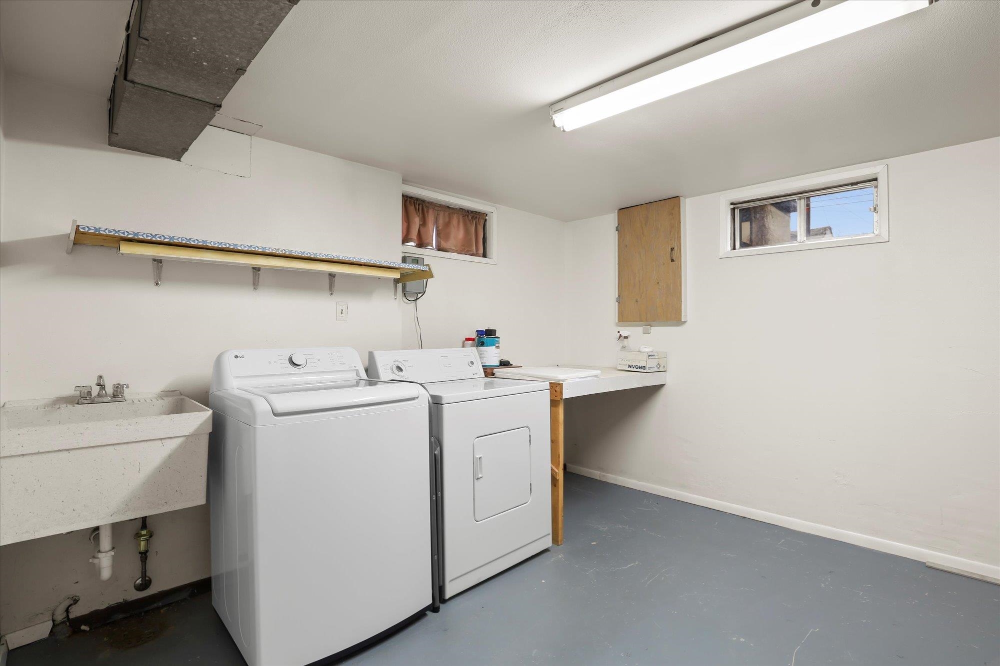 2136 W CLEVELAND Ave