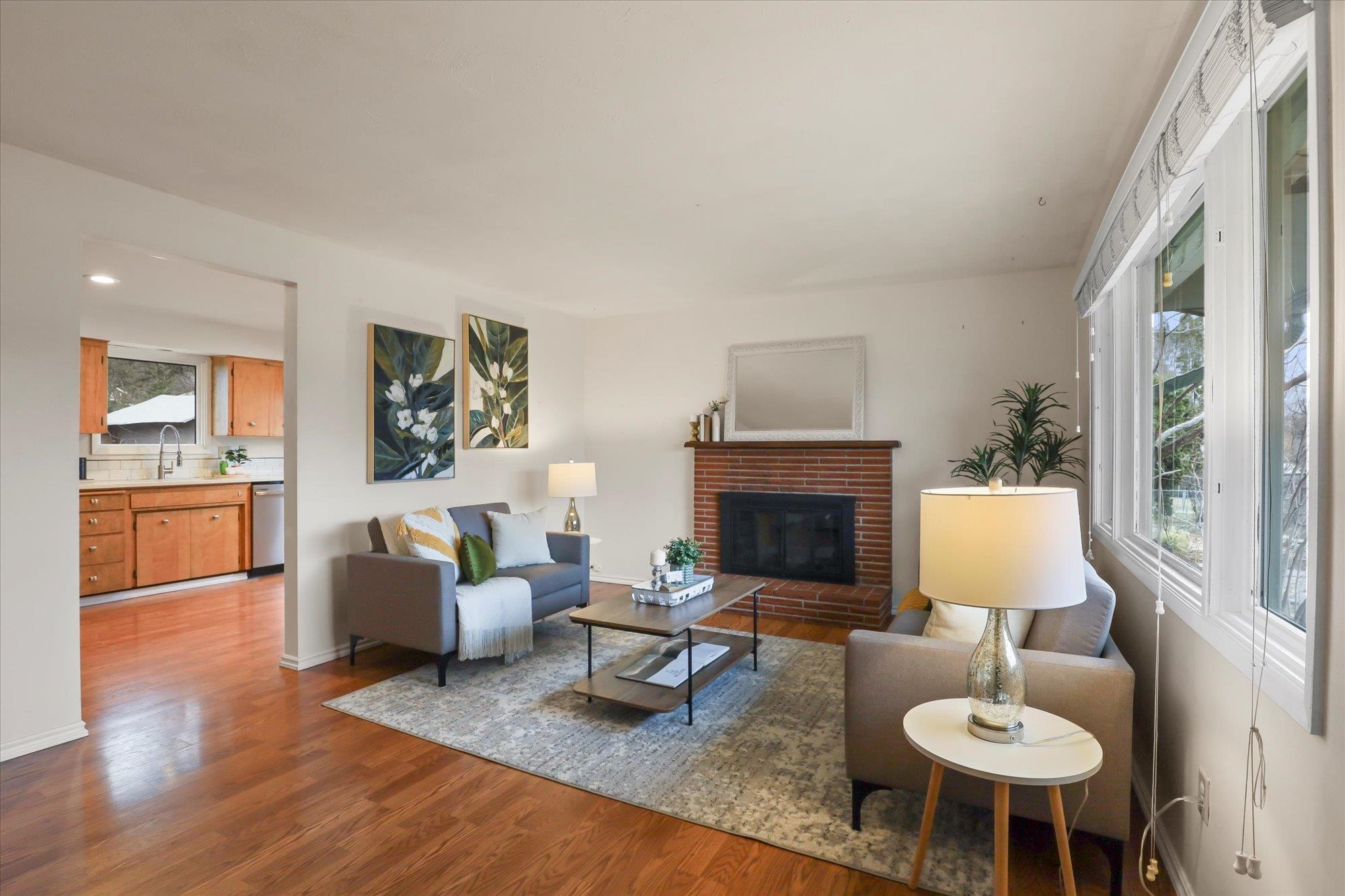 2136 W CLEVELAND Ave