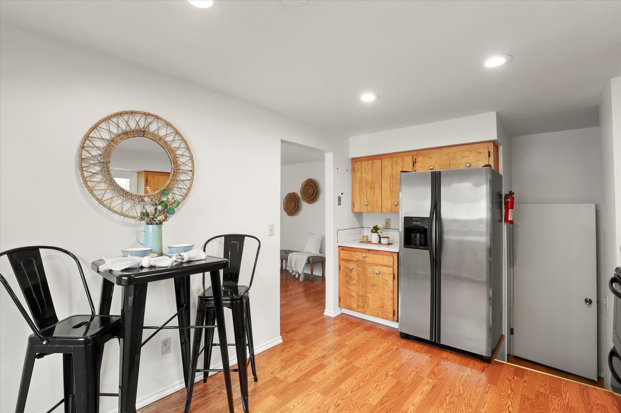 2136 W CLEVELAND Ave