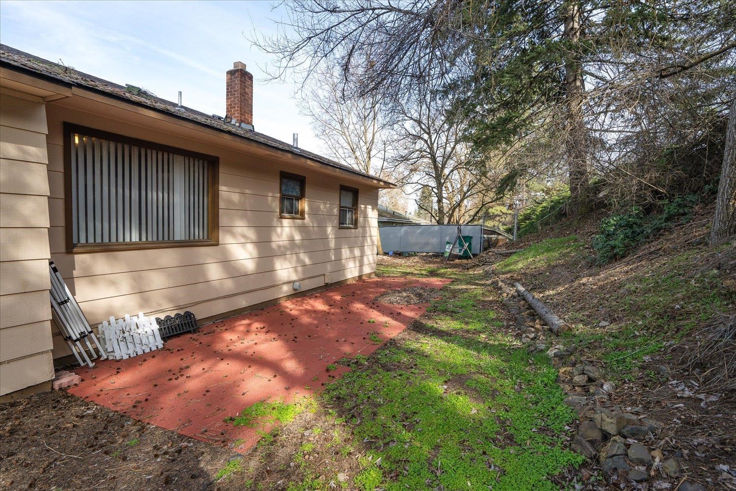 3312 E HILLS Ct