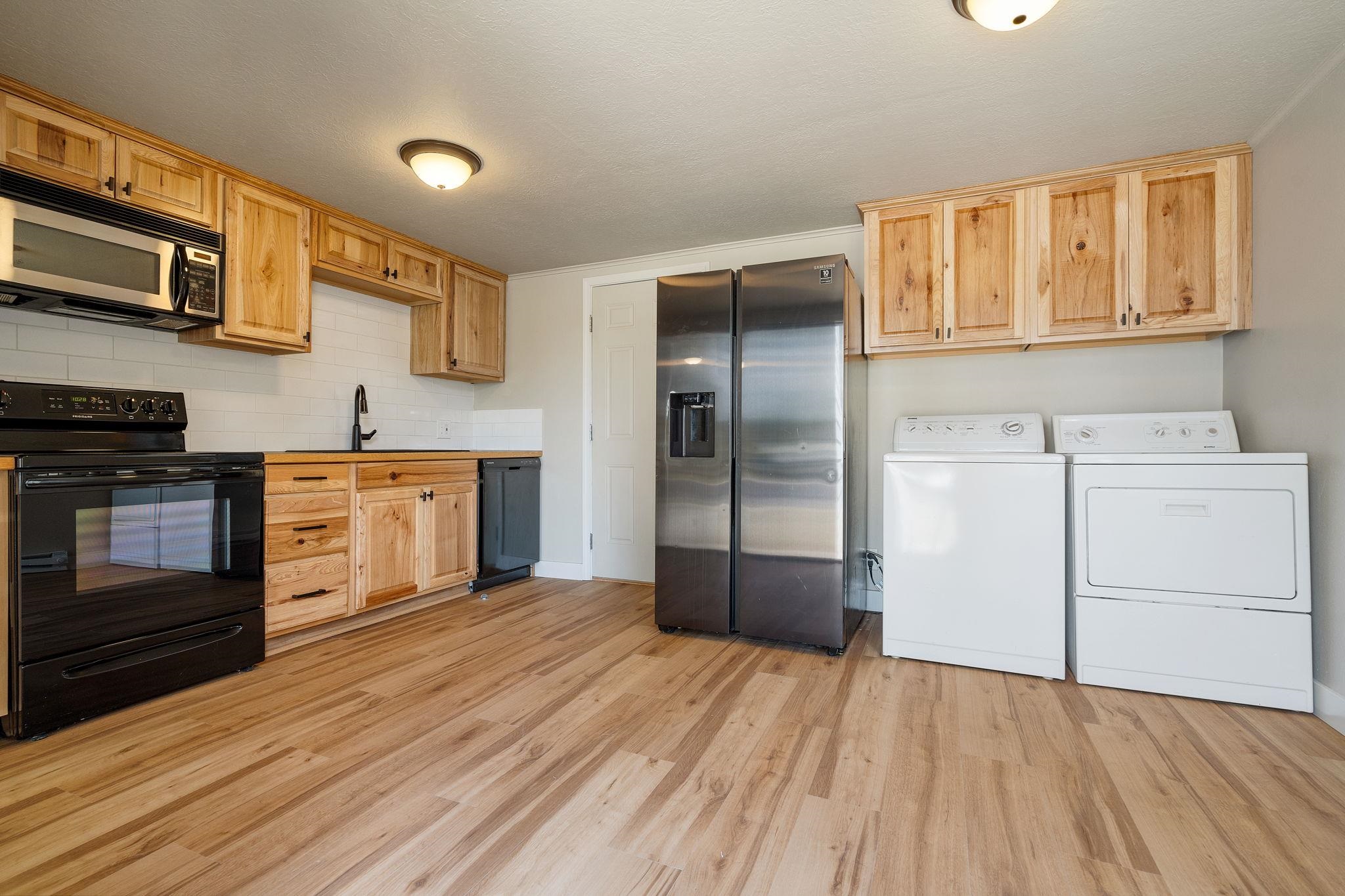 3517 W Wellesley Ave