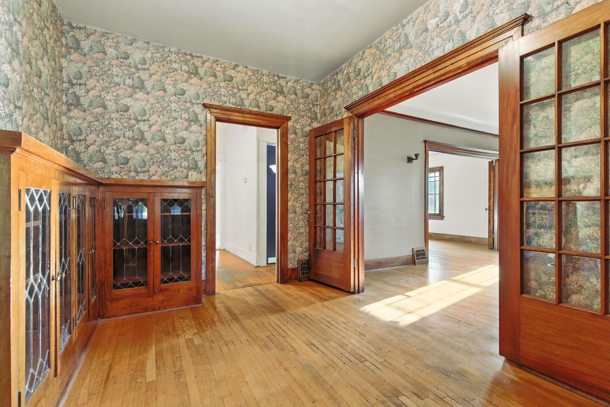 817 W 12th Ave