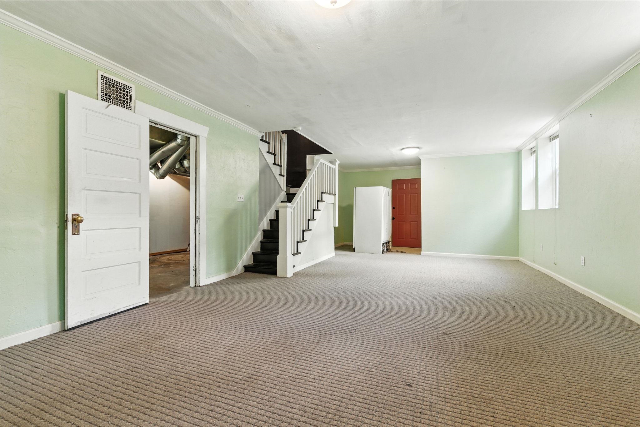 817 W 12th Ave