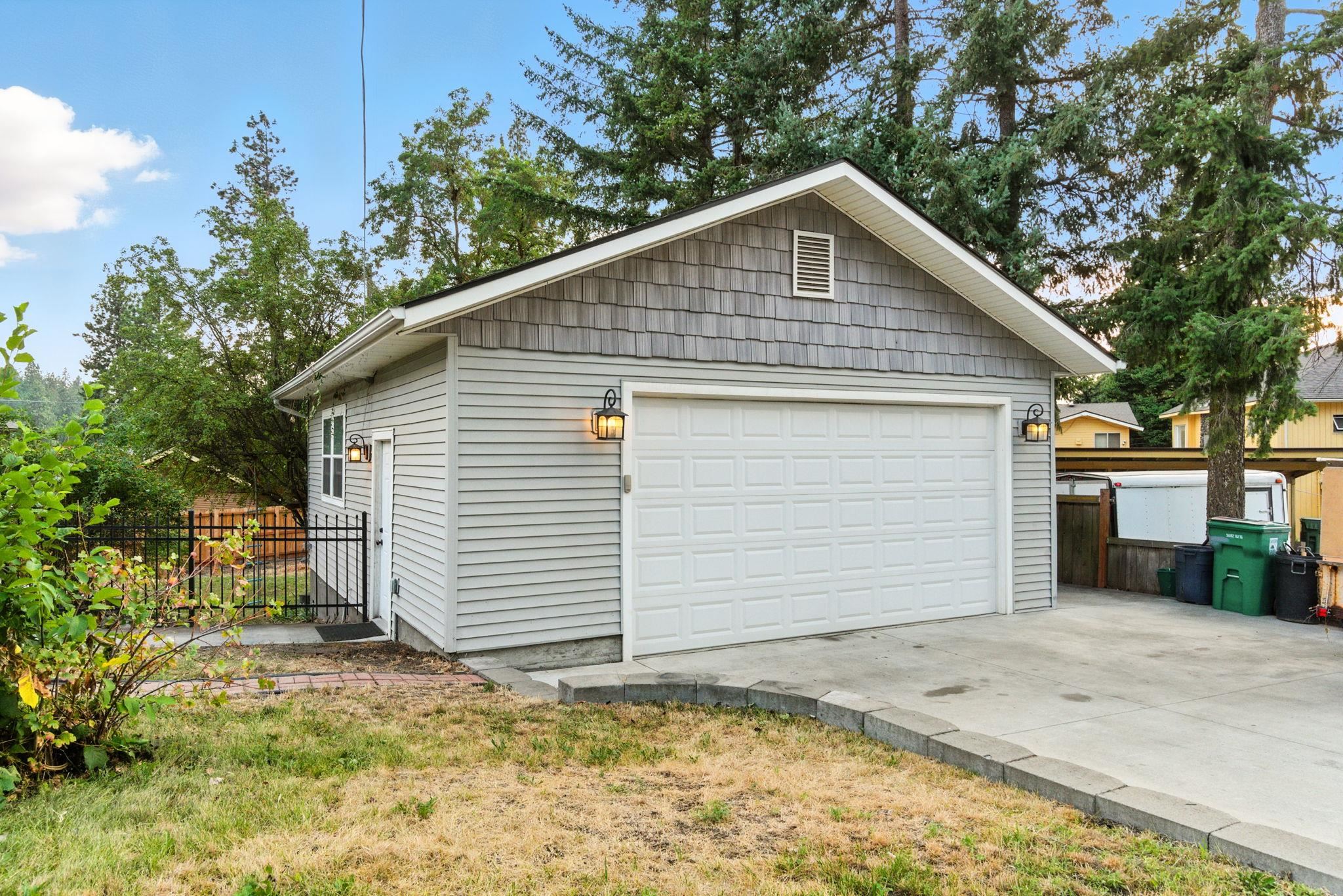 817 W 12th Ave