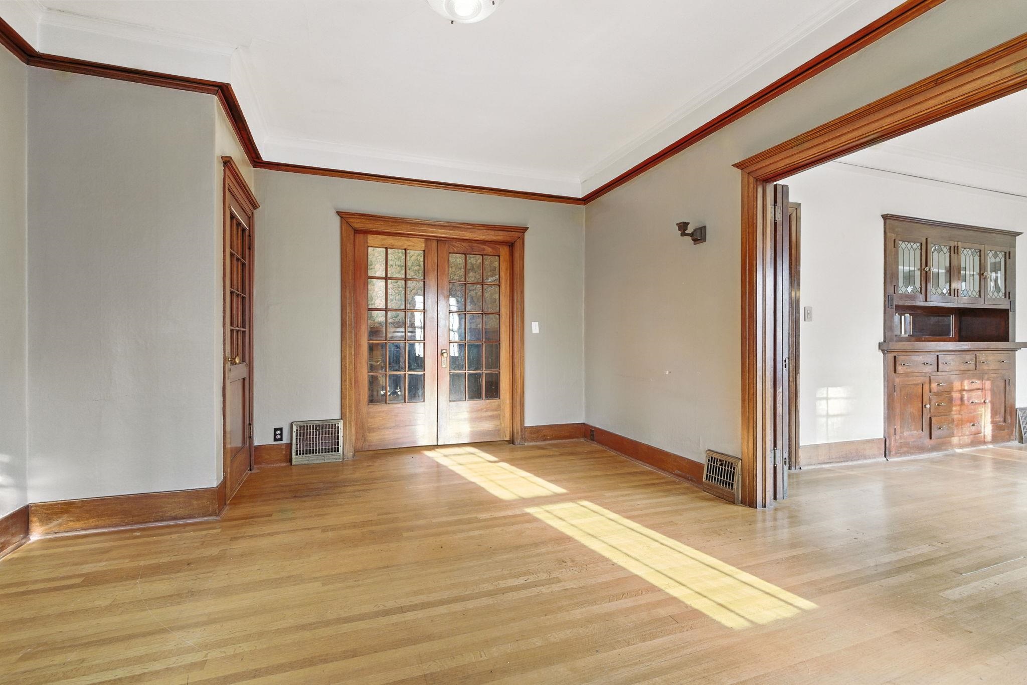 817 W 12th Ave