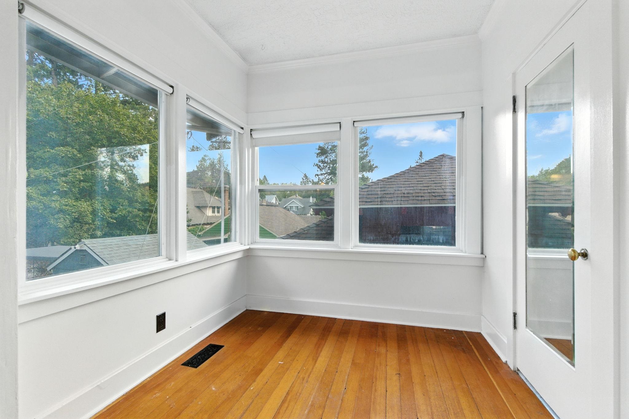 817 W 12th Ave