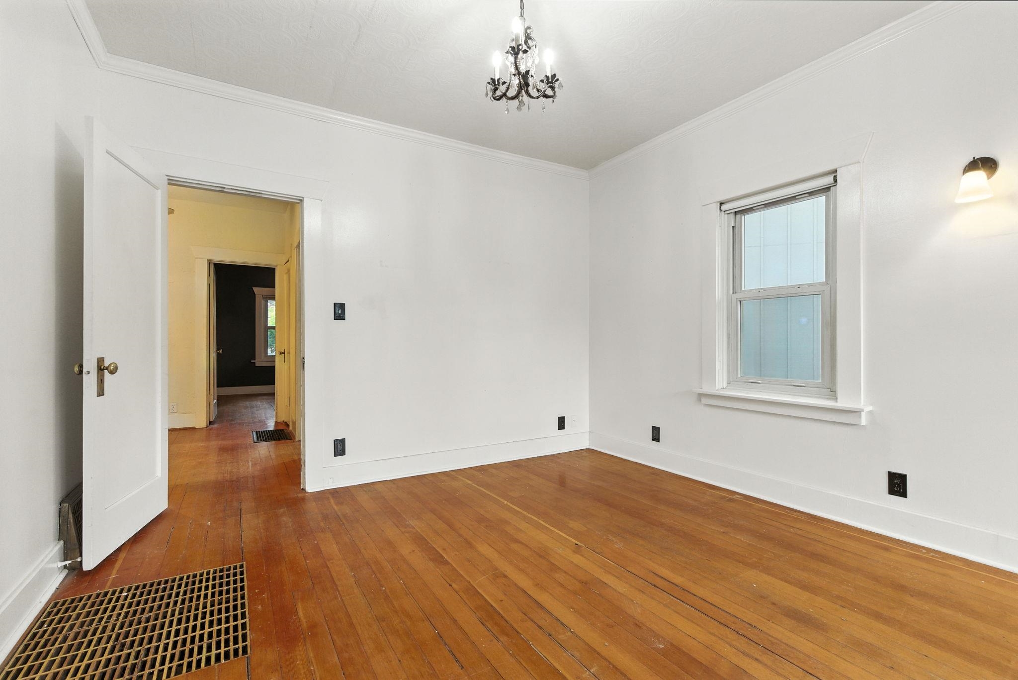 817 W 12th Ave