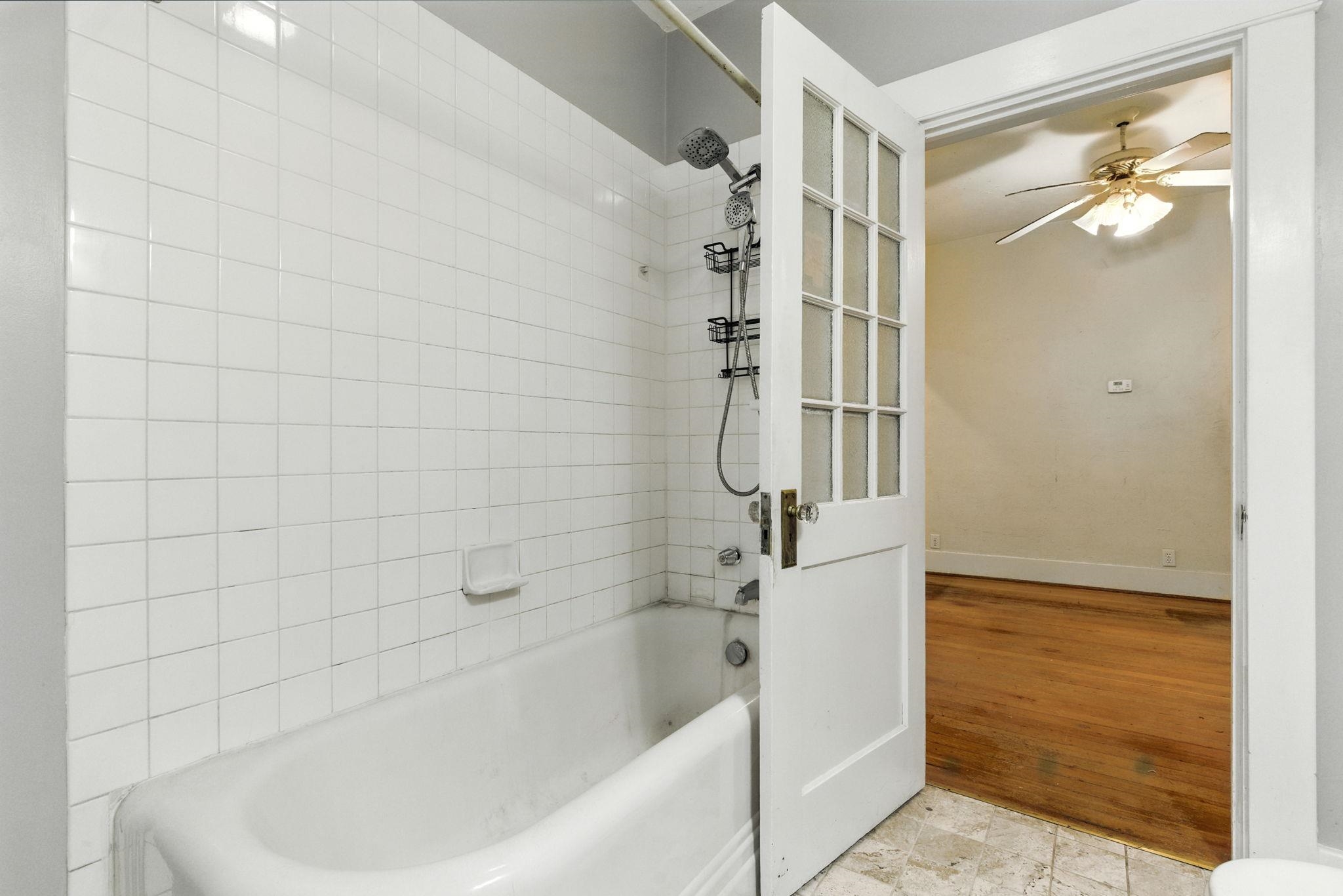 817 W 12th Ave