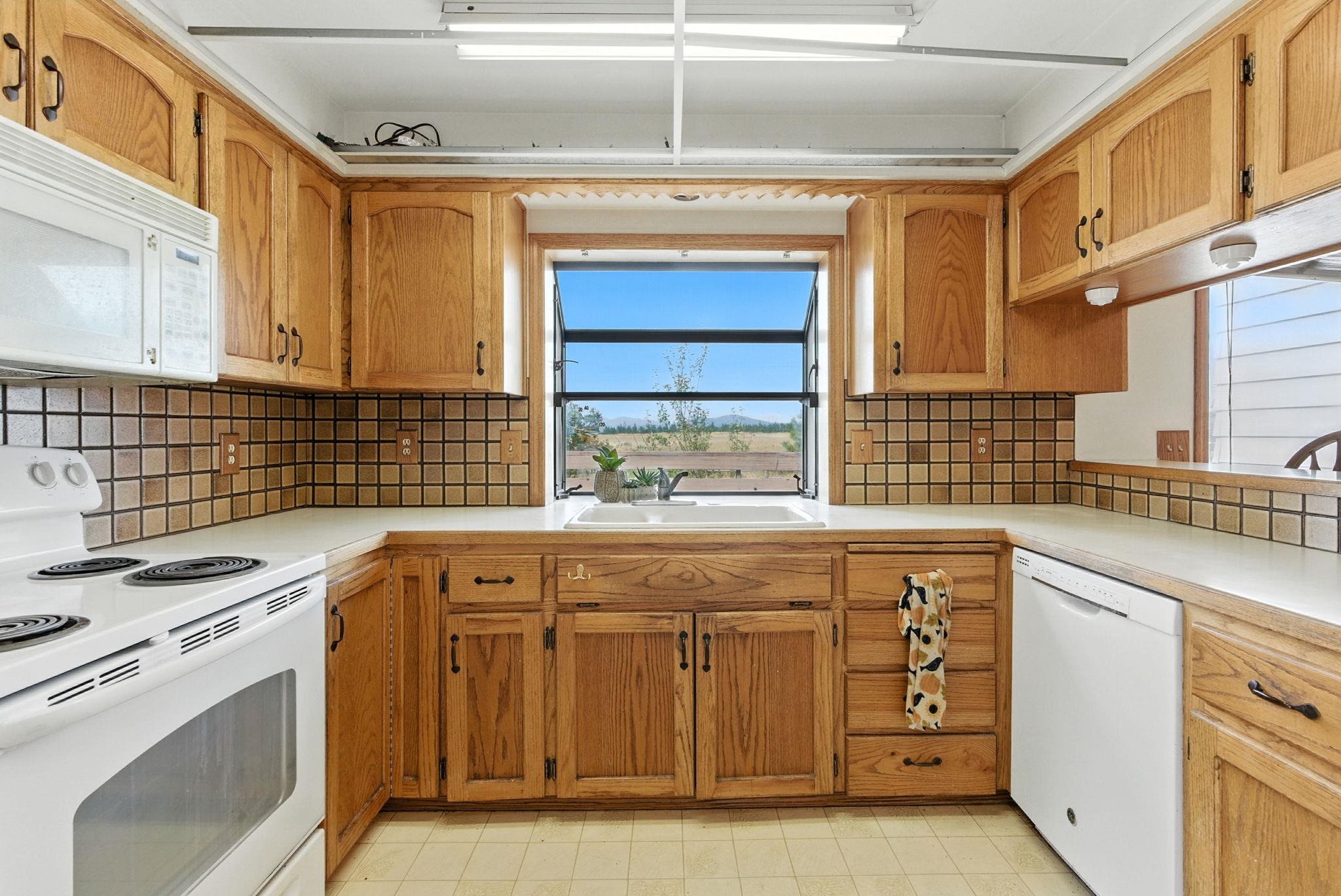 14510 W PINE BLUFF Rd