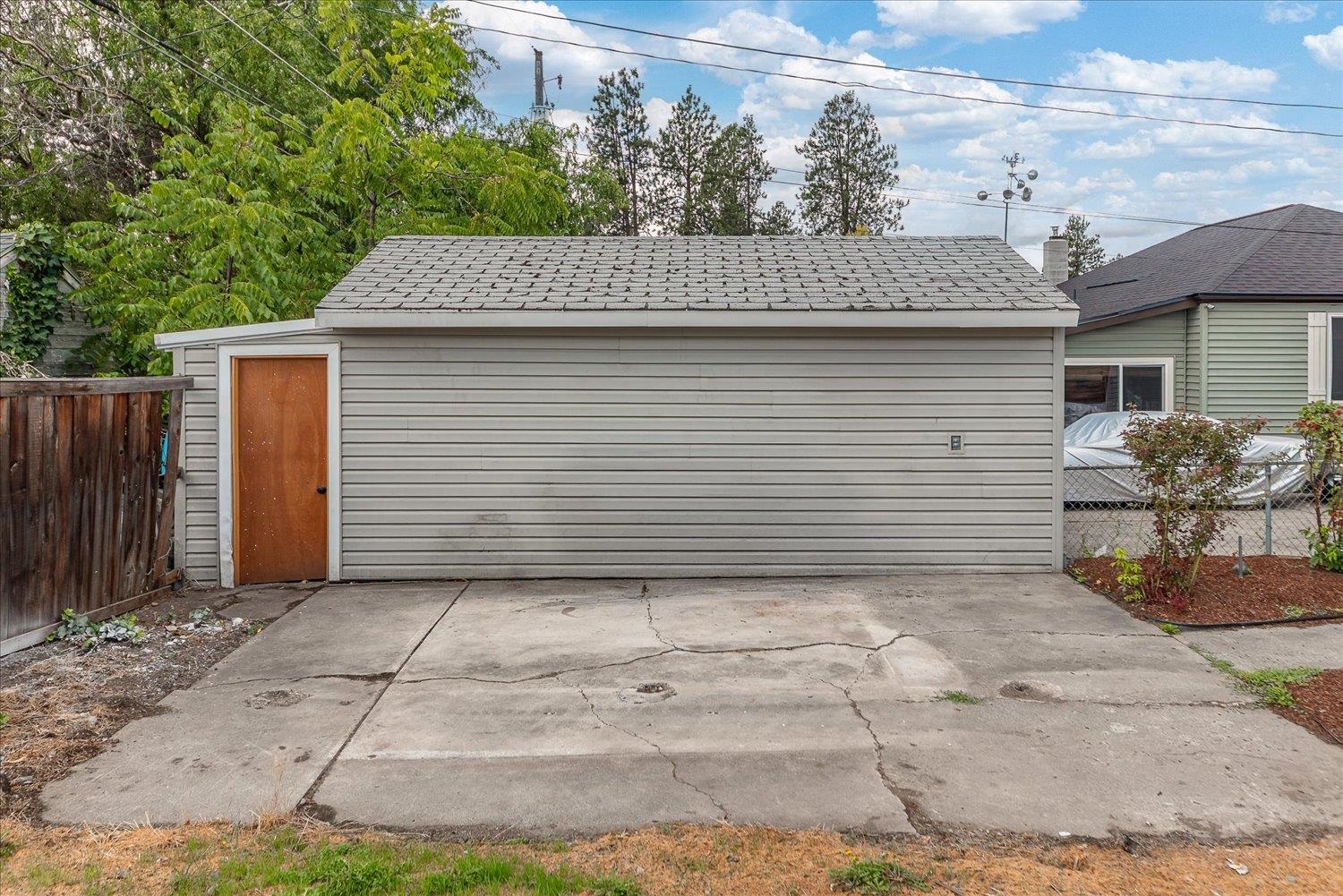 2721 W Lacrosse Ave