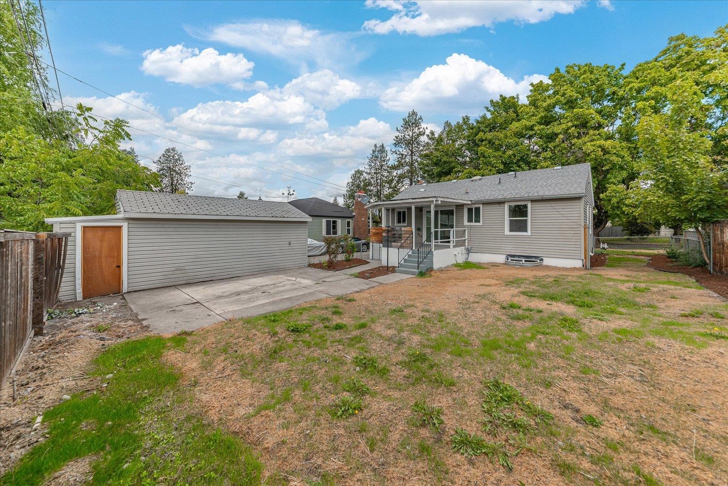 2721 W Lacrosse Ave