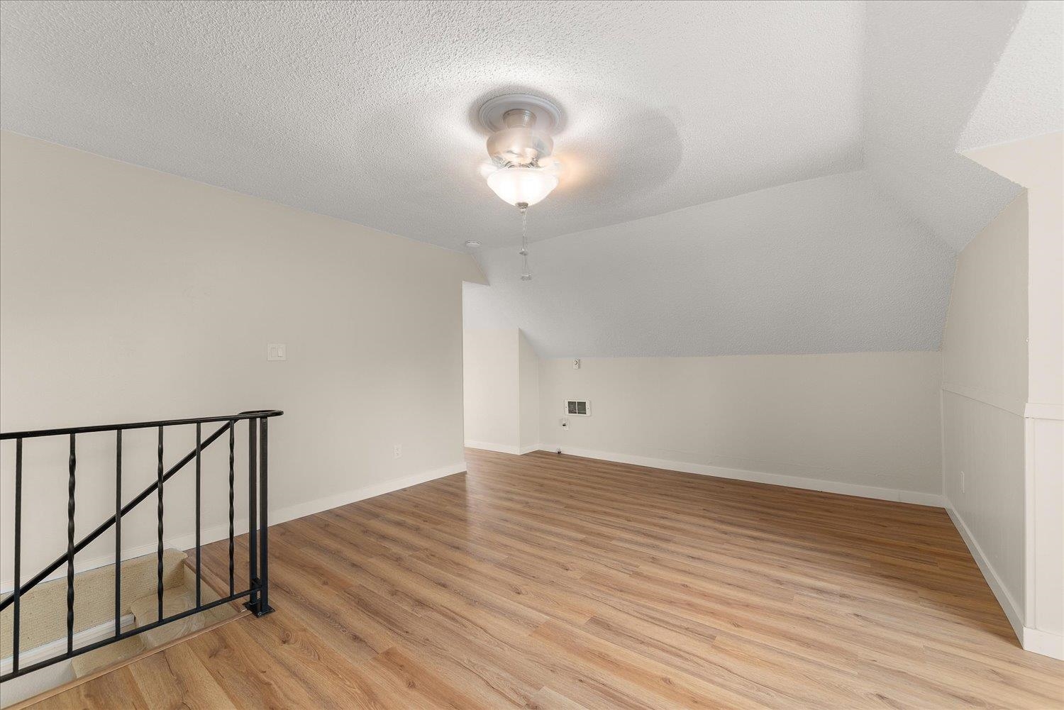 417/419 E MONTGOMERY Ave