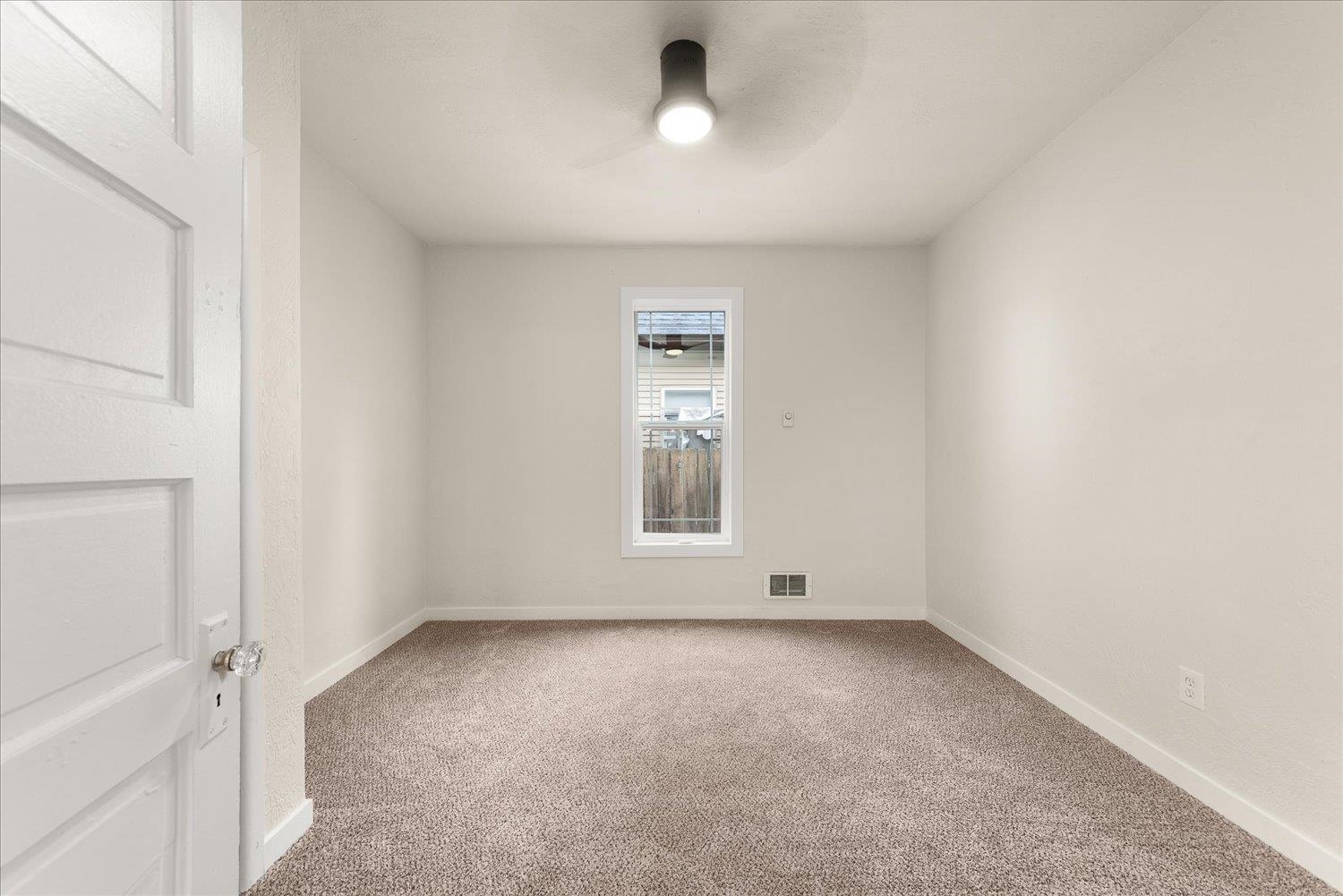 417/419 E MONTGOMERY Ave