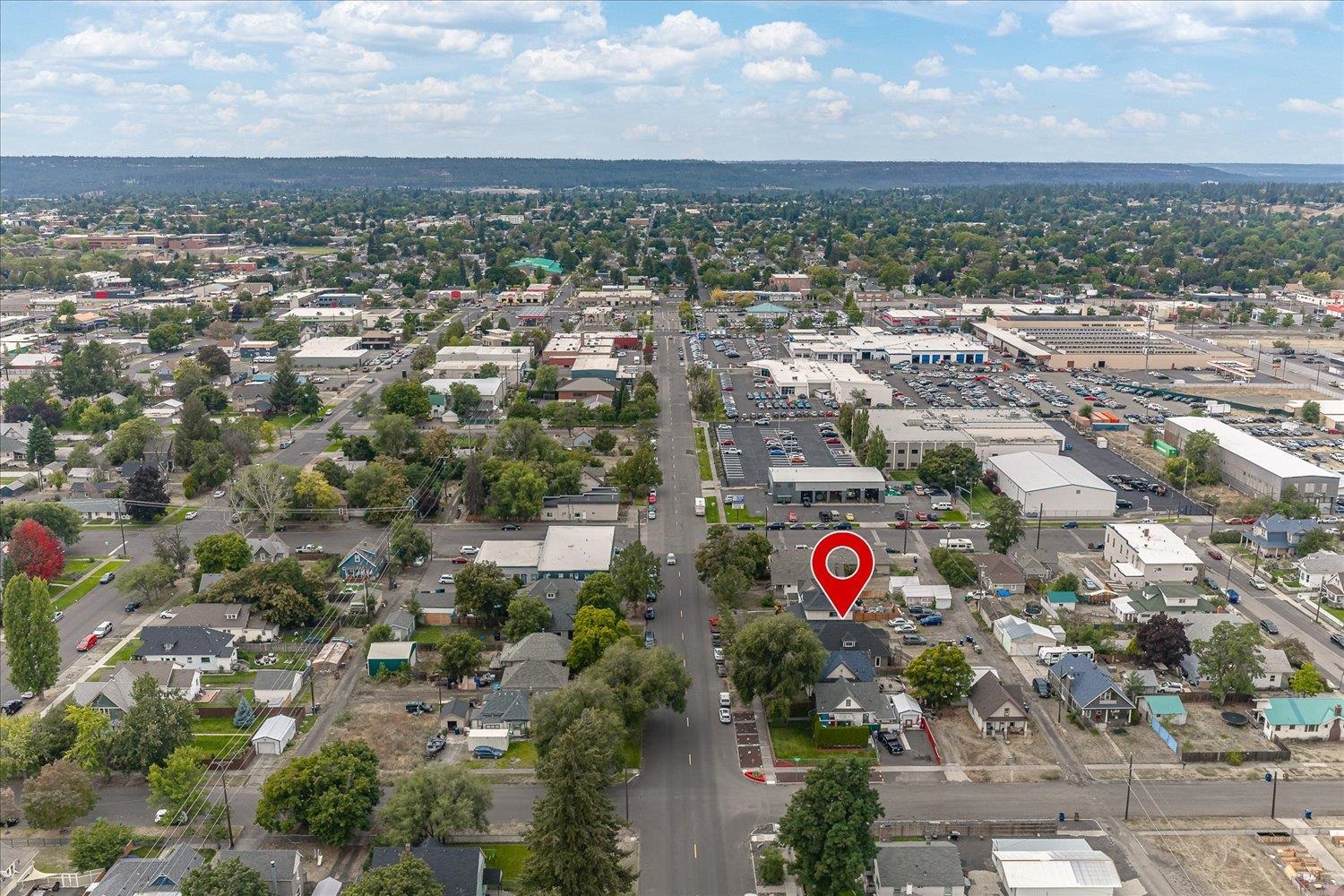 417/419 E MONTGOMERY Ave