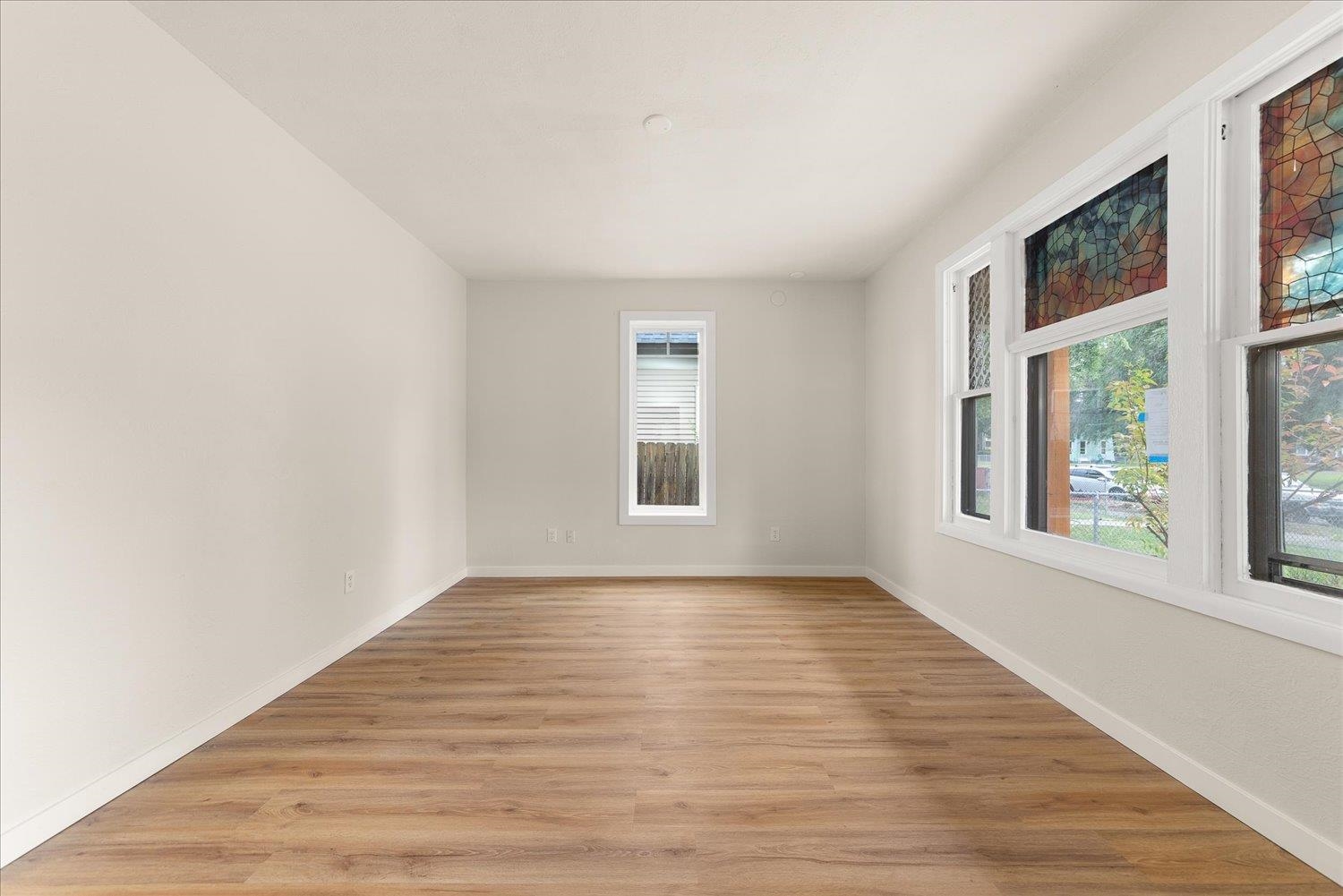 417/419 E MONTGOMERY Ave