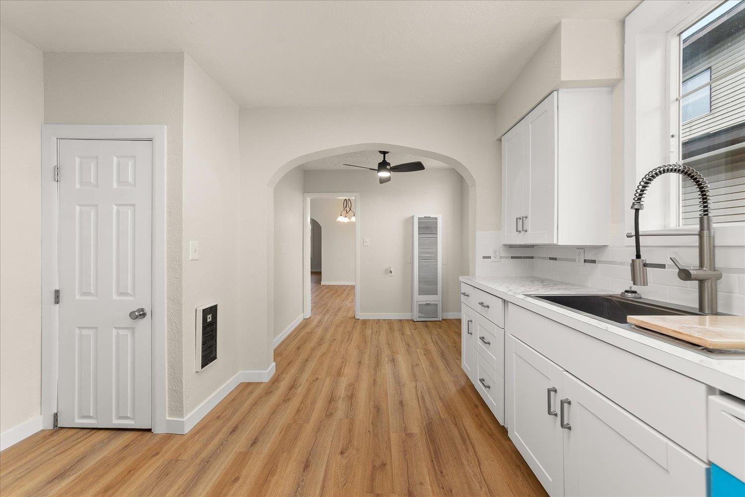 417/419 E MONTGOMERY Ave