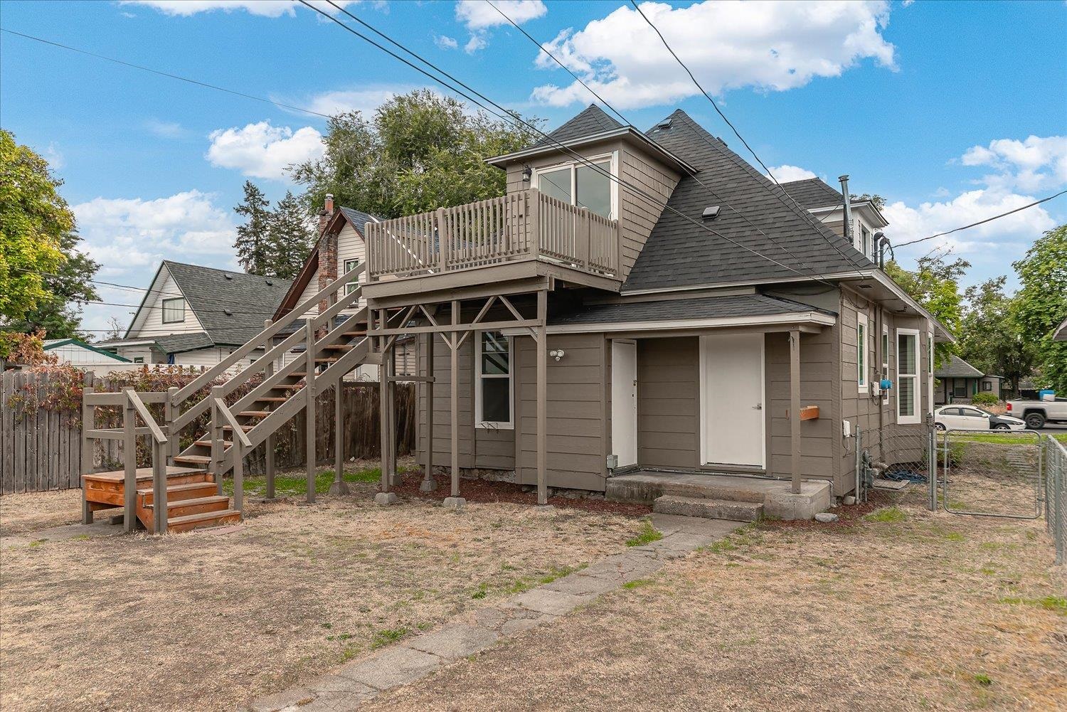 417/419 E MONTGOMERY Ave