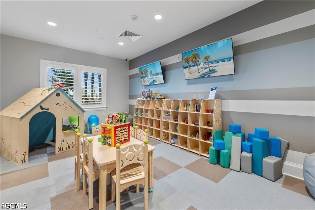 14195 Pine Lodge LN