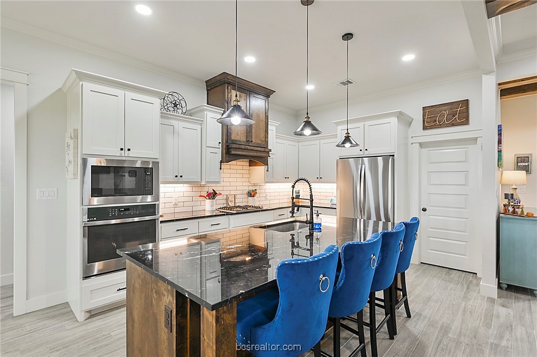 11027 Oak Lake Road