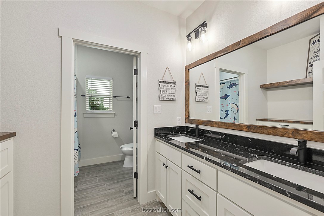 11027 Oak Lake Road
