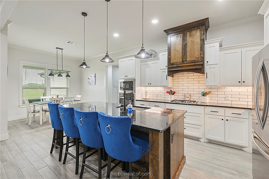 11027 Oak Lake Road