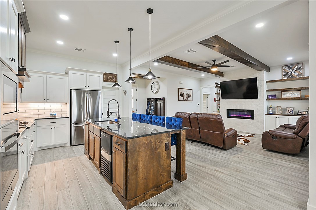 11027 Oak Lake Road