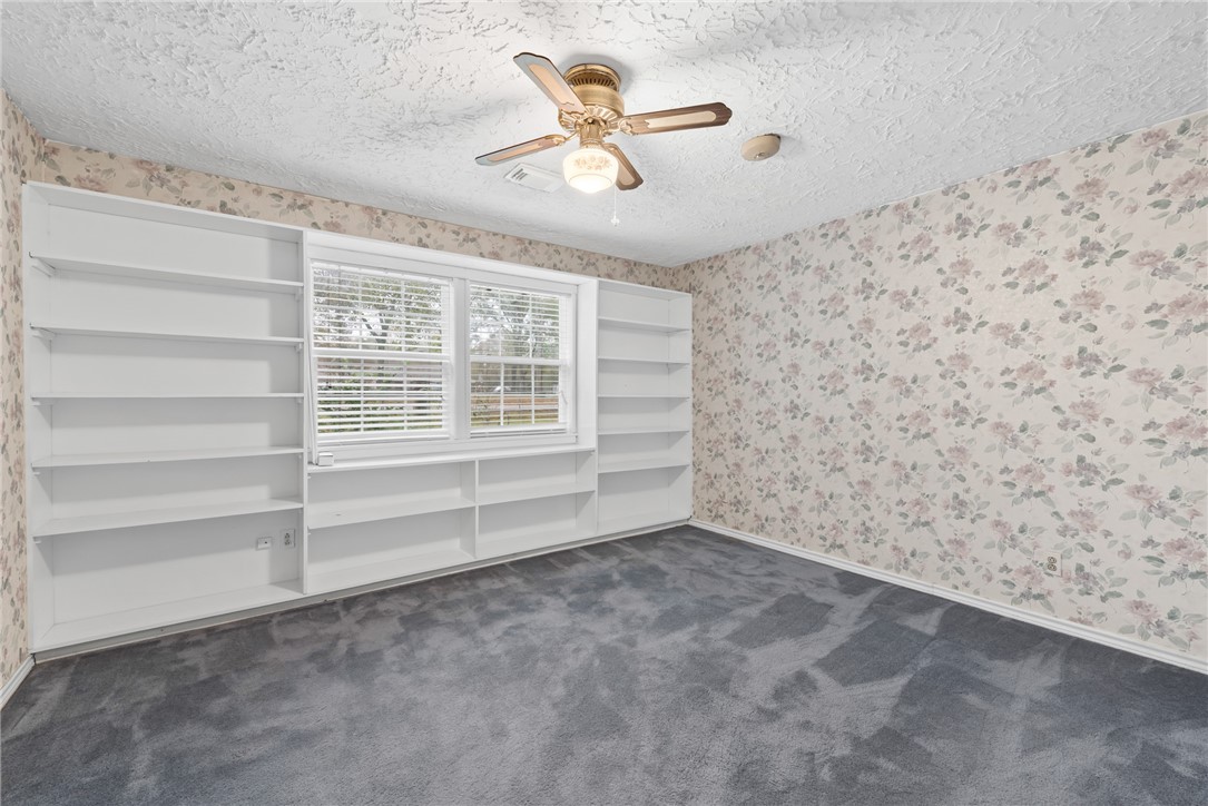 20024 Lakeshore Dr.