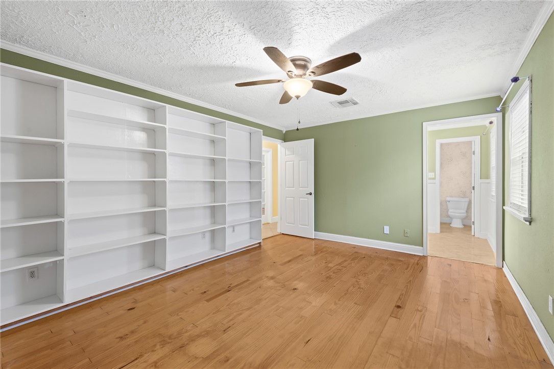 20024 Lakeshore Dr.