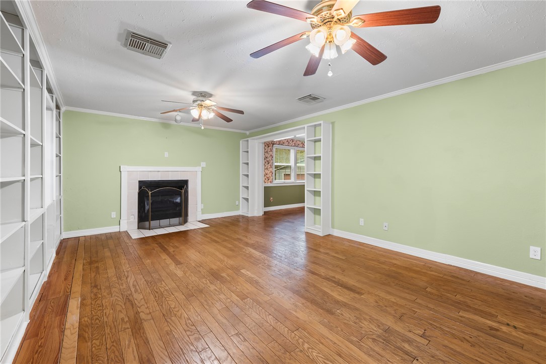 20024 Lakeshore Dr.