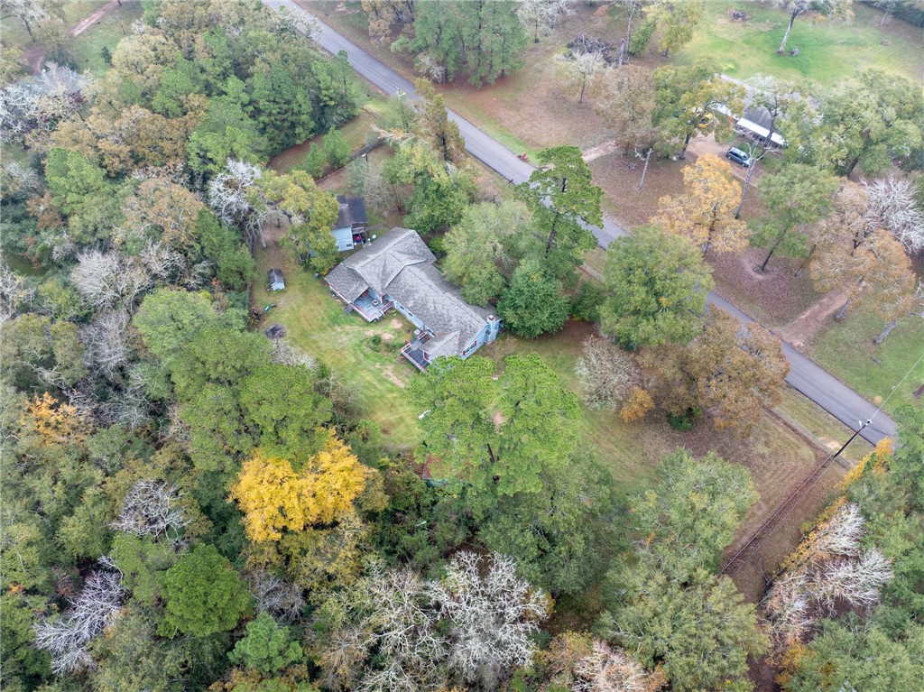 20024 Lakeshore Dr.