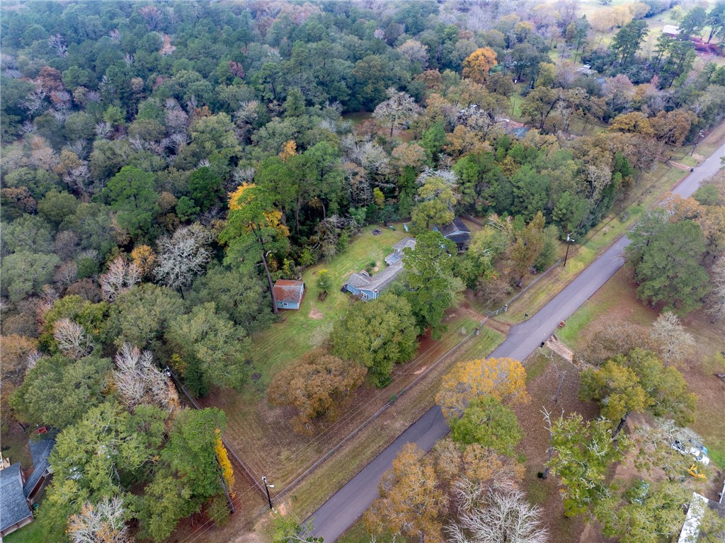 20024 Lakeshore Dr.