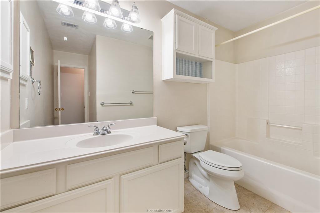 1732 Purple Martin Cove