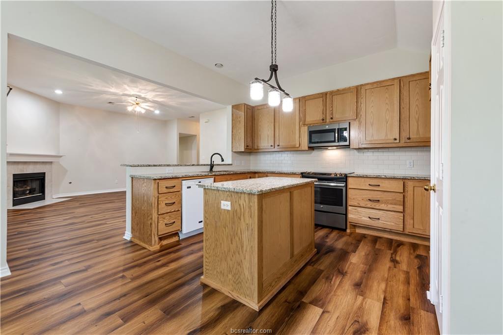 1732 Purple Martin Cove