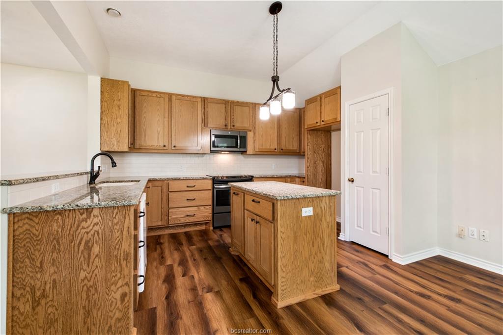 1732 Purple Martin Cove