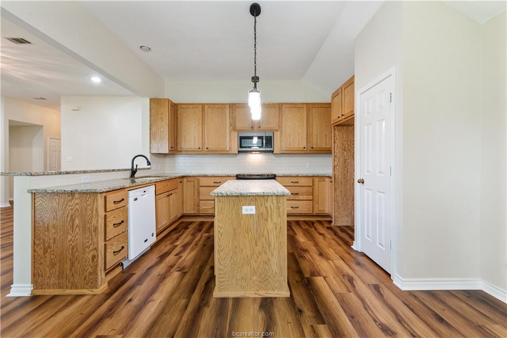 1732 Purple Martin Cove
