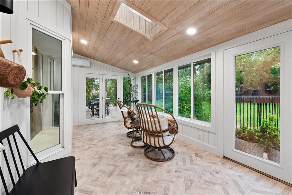 3613 Sunnybrook Lane