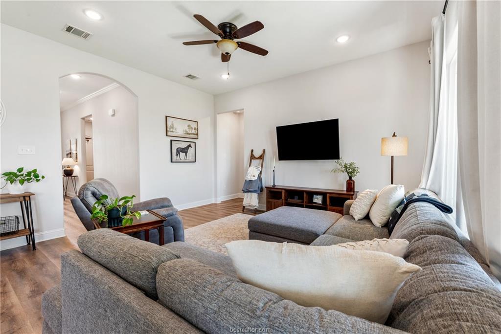 304 Brazos Bend