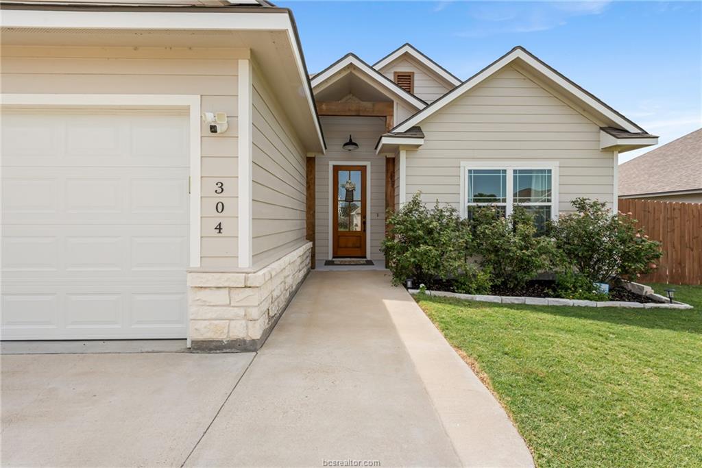 304 Brazos Bend