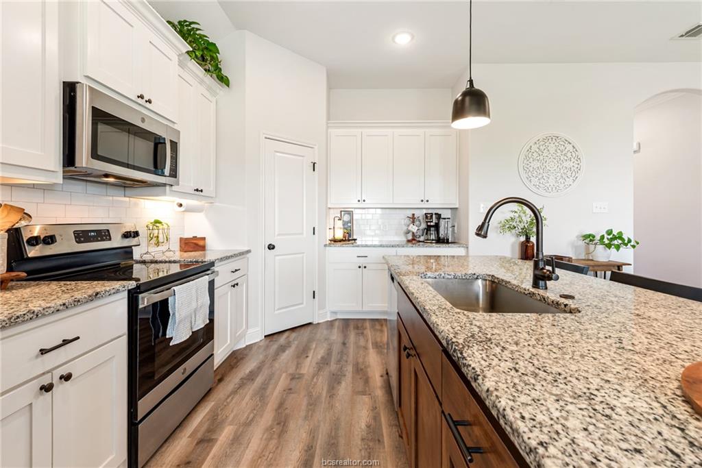 304 Brazos Bend