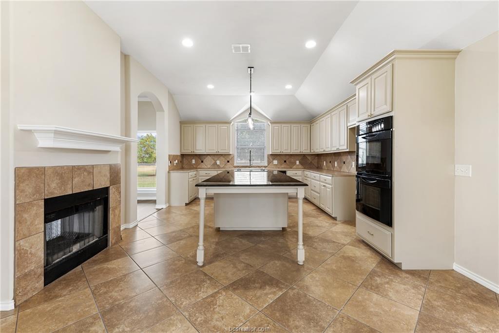 6100 Whitetail Lane