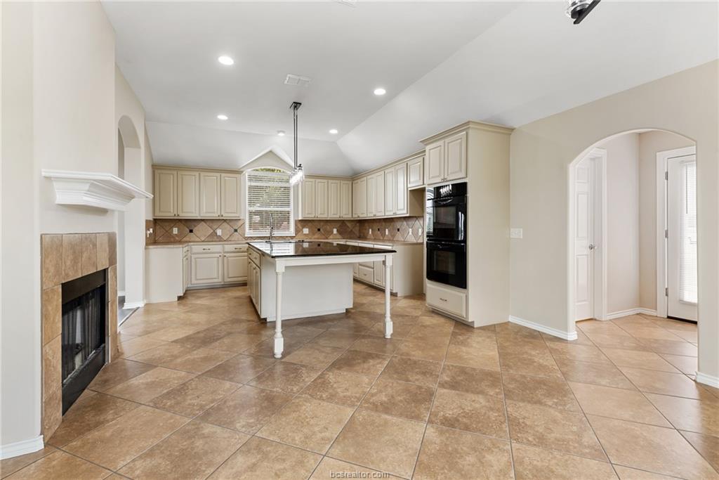 6100 Whitetail Lane