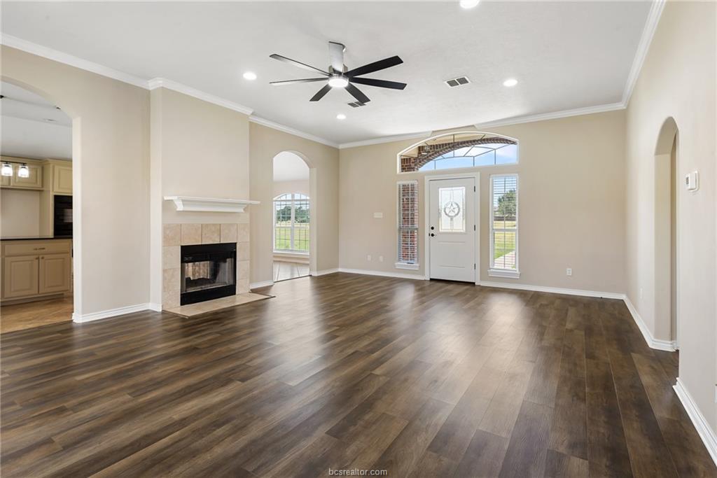 6100 Whitetail Lane
