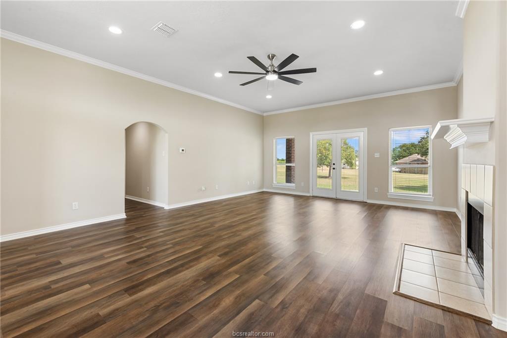 6100 Whitetail Lane