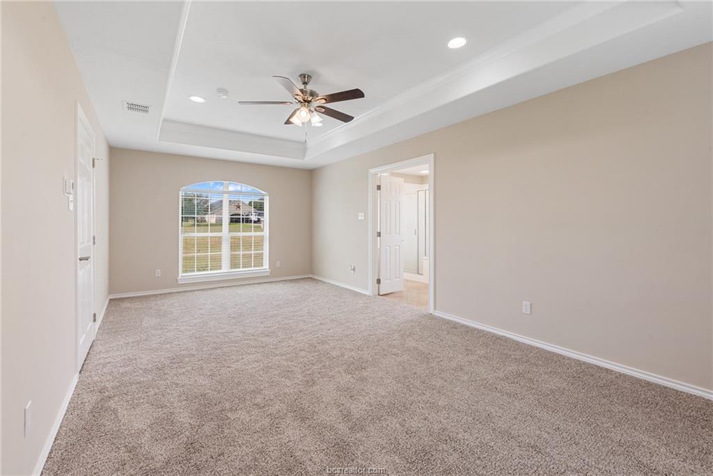 6100 Whitetail Lane